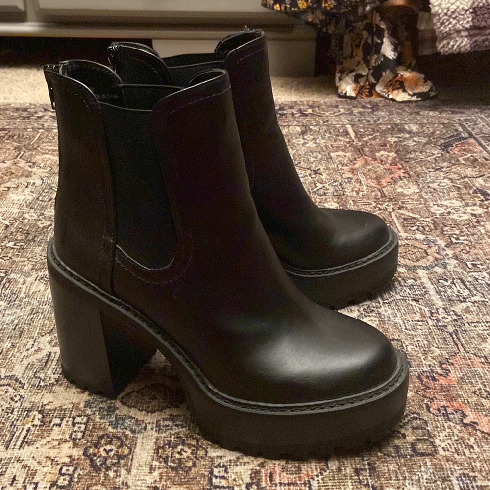 Womens Madden Girl Krissy Chelsea Boot - Black Sz 9